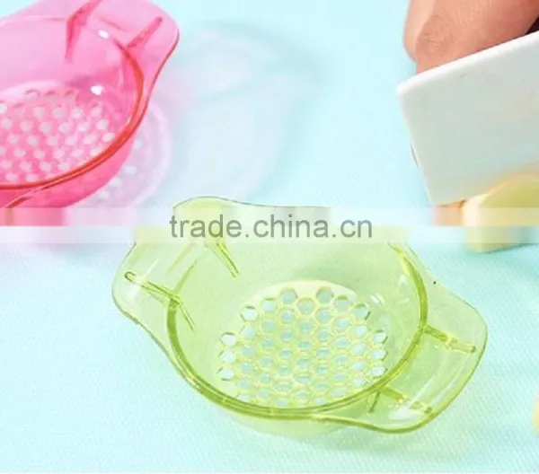 2pcs Mini Manual Plastic Garlic Press And Peeler photo-3