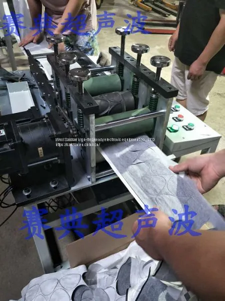 Automatic Ultrasonic Non - Woven Fabric Thermostat Machine photo-5