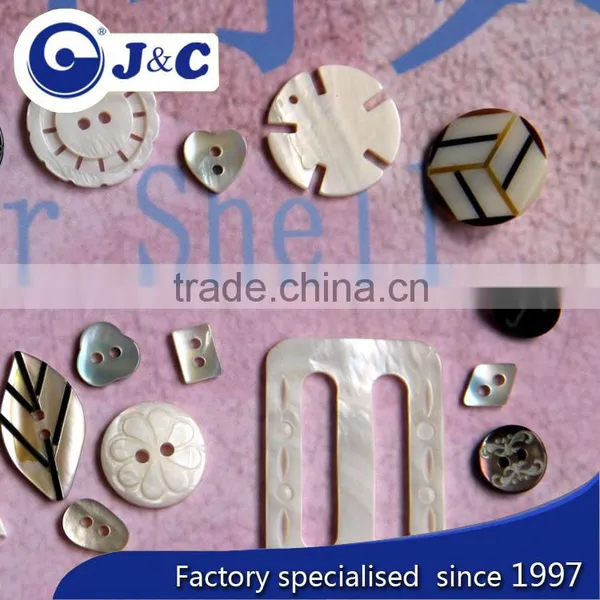 Fish Shape of River Shell Buttons photo-2
