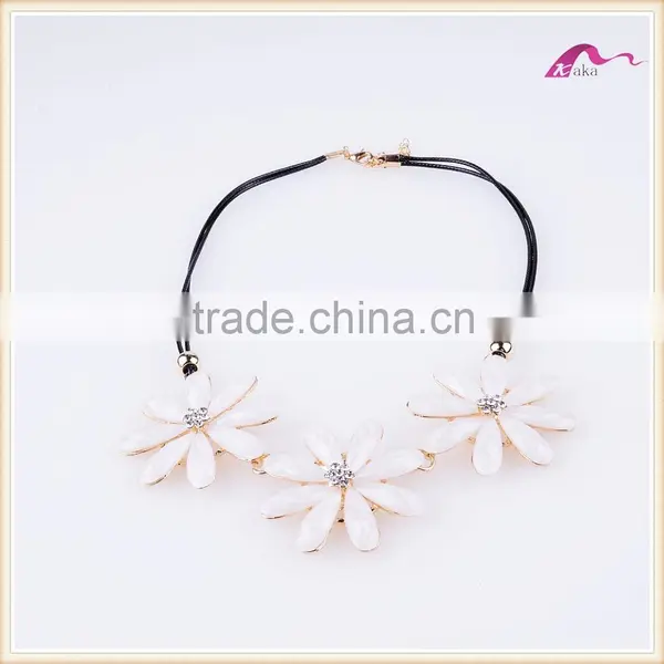Classic Rope Chain Crystal Flower Choker Chunky Statement Necklace photo-3