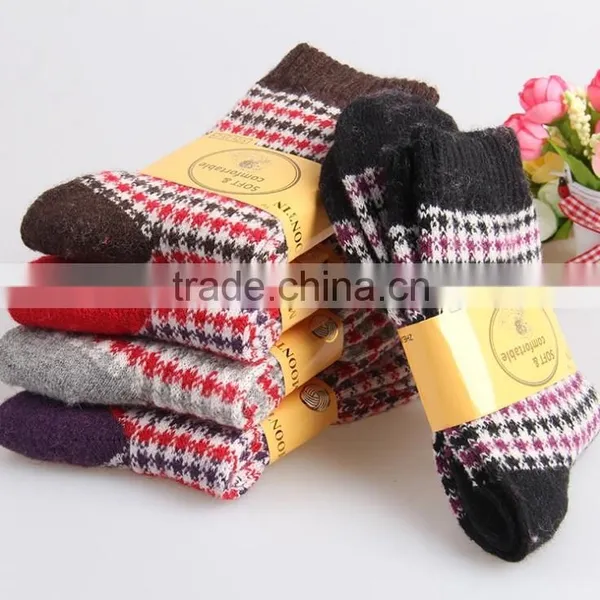 Women's Thicken Socks 5 Pairs/lot New Winter Thermal Cashmere Socks Women Warm Rabbit Wool Socks photo-2