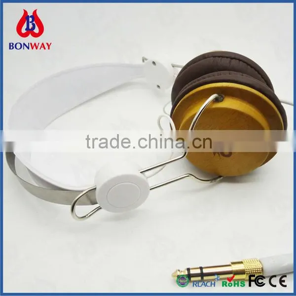 Wood Cover High Competitive Overhead Headphone photo-4