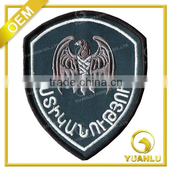 Factory Wholesale Garment Embroidery Badges Woven Labels Cheap Price photo-2