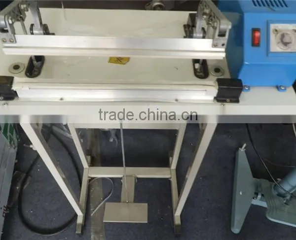 Plastic Film Bags Heat Sealing and Cutting Machine photo-6