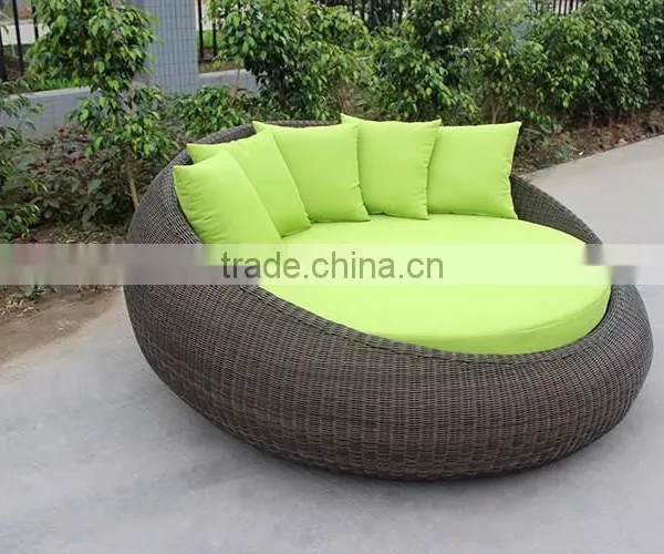 Outdoor Furniture Soft Rattan Bed photo-3