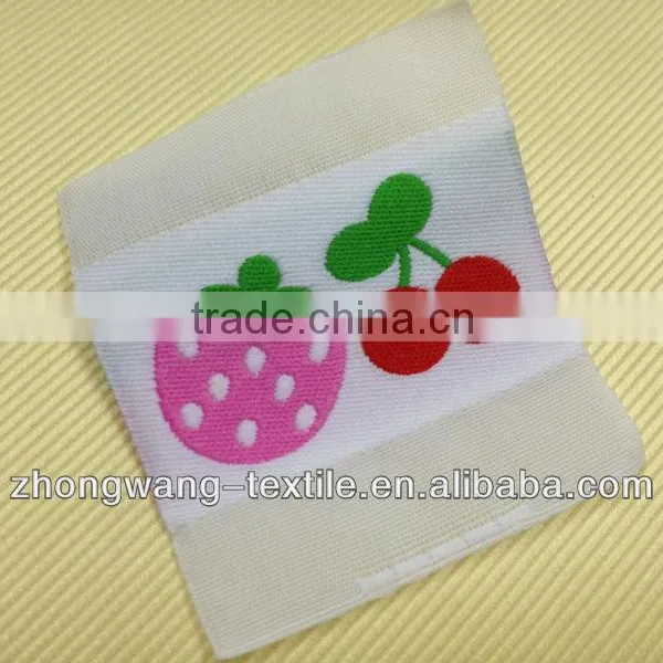Elegant Strawberry Pattern Woven Label for Children's Garment