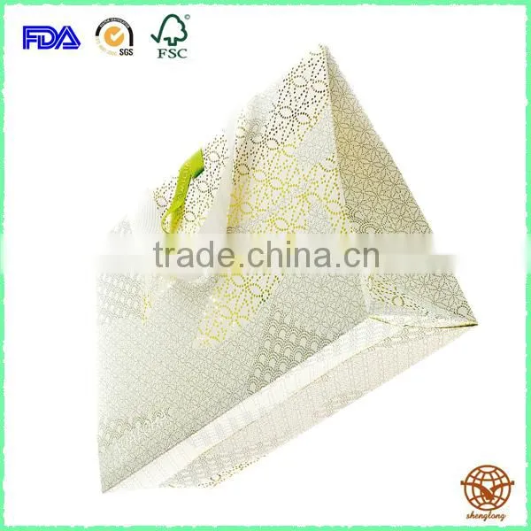 Luxury Paper Gift Bag With Hanles , Clossy Paper Shopping Bag