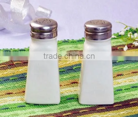 Ceramic Salt & Pepper Shaker Set, Salt and Paper Shaker, Black and White Salt and Pepper Shaker photo-3