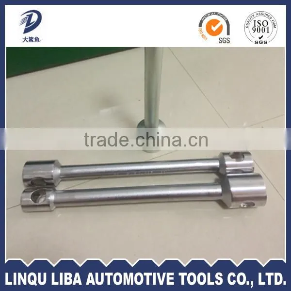 China Hand Tools for Socket Truck Wheel Wrench photo-3