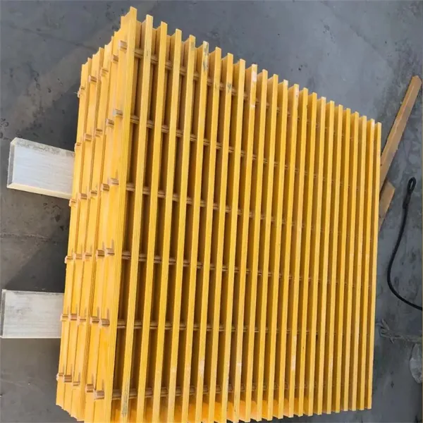 Wholesale Customized Polyester Grating Board, Marine Corrosion-resistant Fiberglass Grating Pedal, Yellow Green photo-5