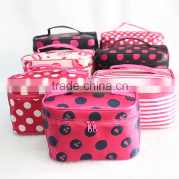 Hot Selling Cheap Price Womens Fashion Cosmetic Bag Set Travel Hanging Toiletry Bag