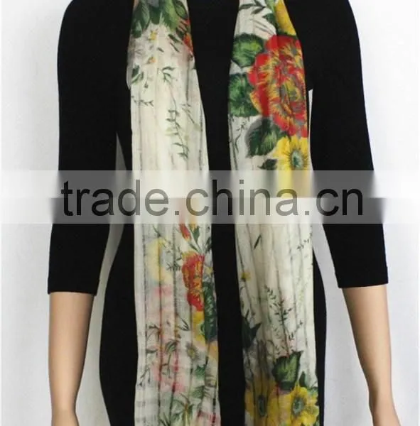 Green and Yellow Floral Printed Light Wool Scarf With Fringe photo-2