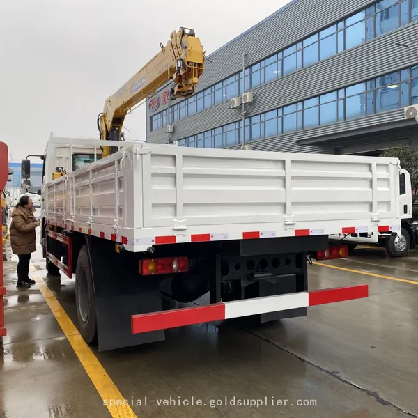 XCMG 5-8 Ton On-board Lifting and Transportation Vehicle photo-5