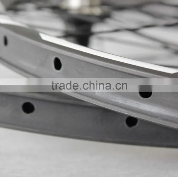 China Carbon Bike Wheels Clincher Carbon Wheels 28mm Depth Carbon Wheels 28C-26ER photo-5