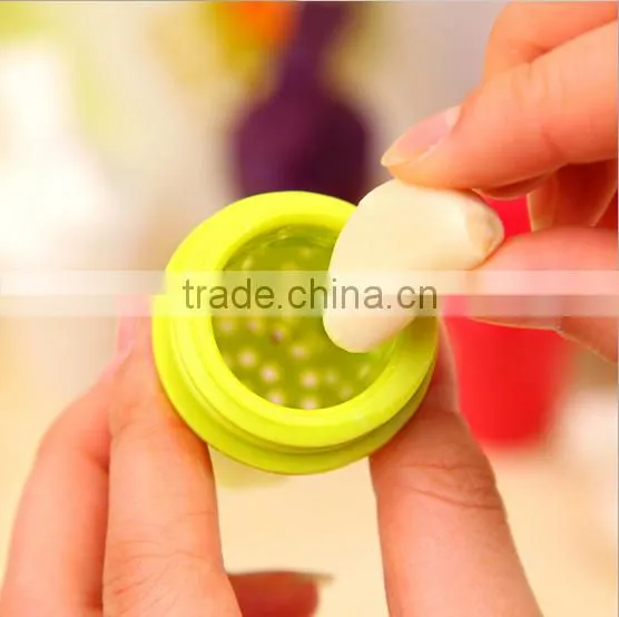 New Plastic Manual Garlic Press Twist/chopper Garlic Press/plastic Garlic photo-3