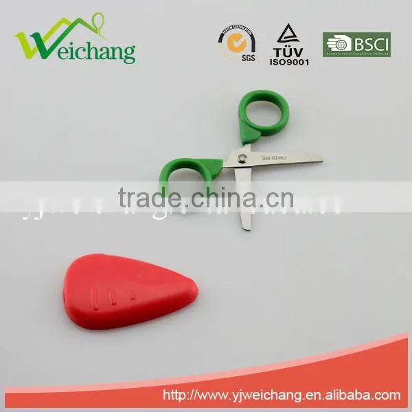 WCSC210 Premium Novelty Wholesale Soft Handle Colorful School Children Plastic Scissors With Funny Carrot Shape Cover photo-3