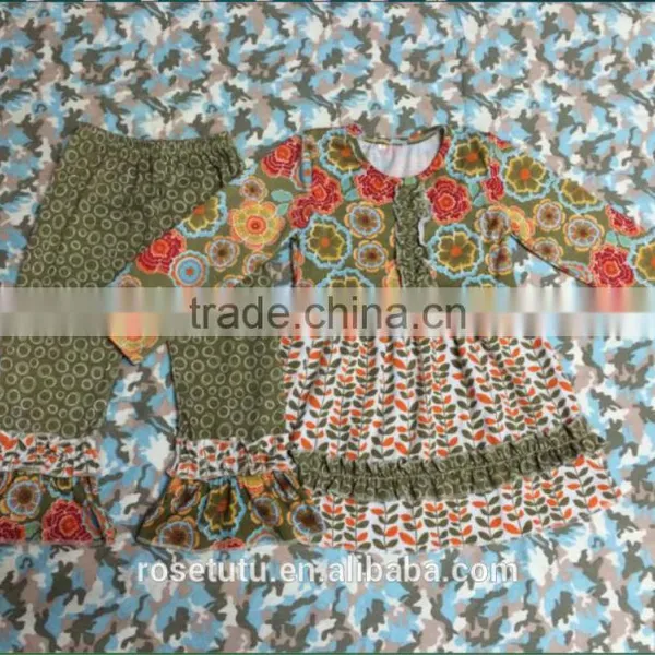 With a Pretty Little Girl Suits, Cheap Wholesale, Large Amount of Discount, the Little Girl's Love Cotton Suit photo-3