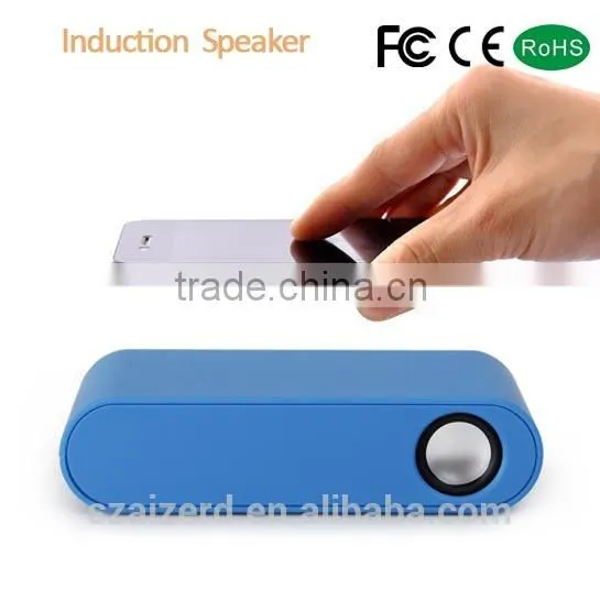 Fashion Style Customized Brand Touch Play Speaker photo-2