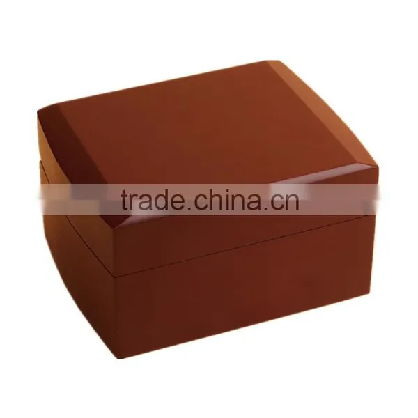 Matte Lacquered Wooden Wrist Watch Box Packaging photo-3