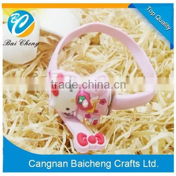 Custom Rubber Keychain for Promotion in China as Minority Look for National Sign and Symbol photo-6