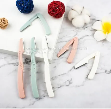 Eyebrow trimmer