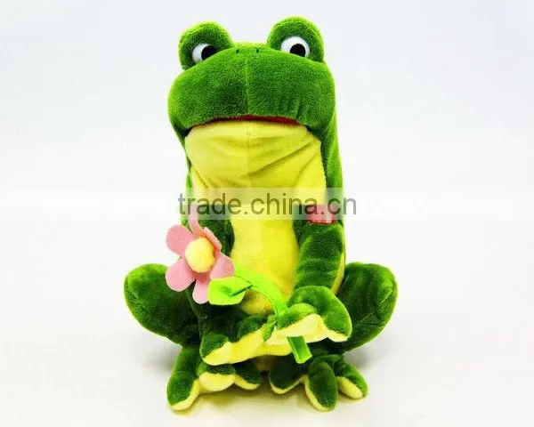 Fashional Popular Lovely Green Plush Frog Animal Toy With Heart Pillow for Valentine Festival photo-2