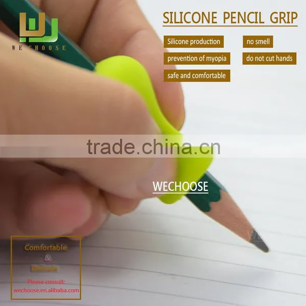 Wholesale Silicone Pencil Grip Between Index and Middle Finger Aimed at Correcting Children Hold a Pen Comfortable ly photo-4