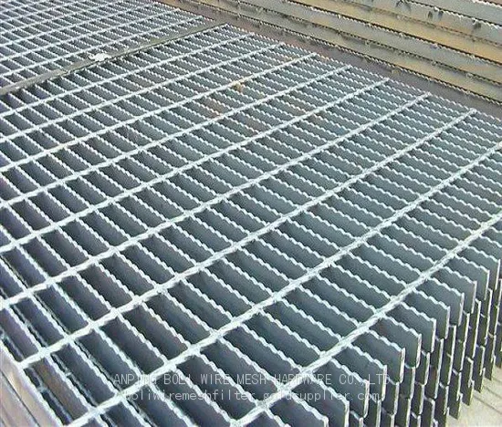 Hochwertige industrielle Laufwege aus schwerem Stahlstabgitter. Heiße Tauchverzinkung Stahlstabgitter. Top Qualität