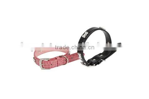 PU Material Dog Collar With Bone Shape Diamond photo-5