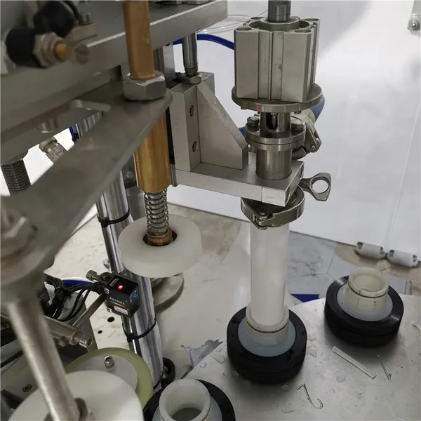 Automatic Collapsible Tube Filling and Sealing Machine photo-3