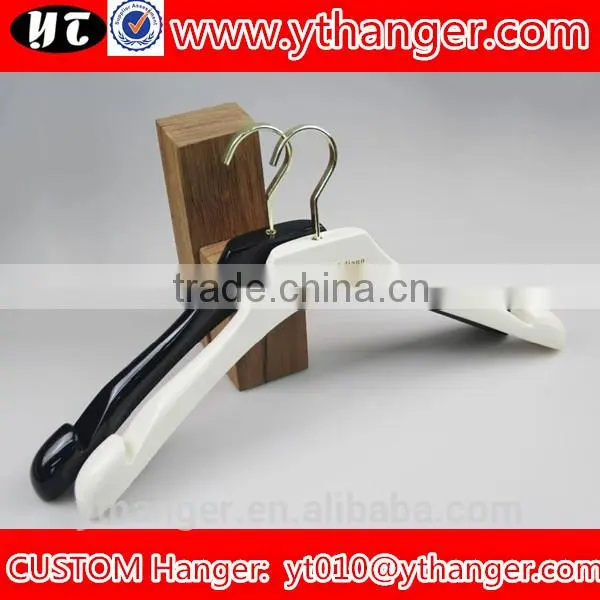 YY0539 Vintage Wooden Top Hanger With Trousers Bar Wood Coat Hanger photo-4