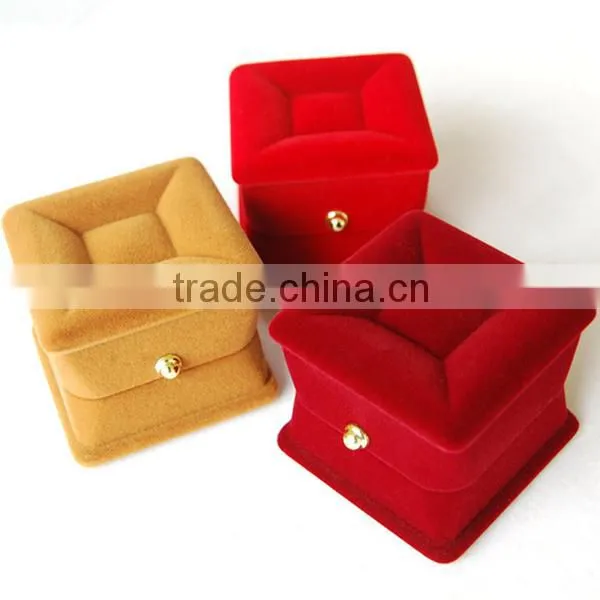 China Supplier Velvet Jewelry Box Custom Logo Luxury Ring Box Velvet photo-2