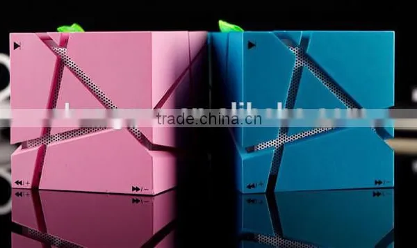 Cube Bluetooth Speaker Subwoofer Card Colorful LED Lamp Creative Wireless Bluetooth Portable Speaker photo-4