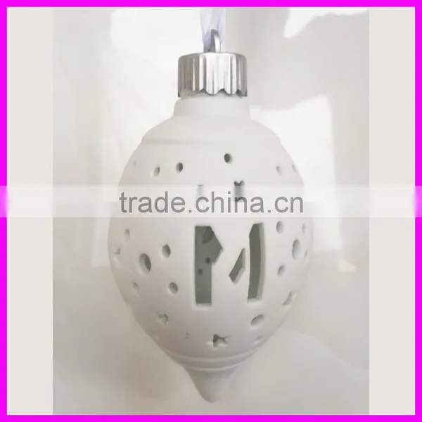 Factory Direct Ceramic Hanging LED Lantern for Christmas Decoration photo-2