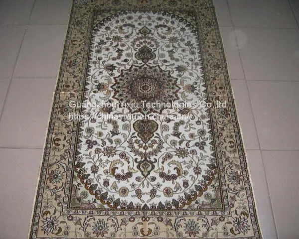 YAMEI Factory Small Size Handmade Silk Prayer Rugs for Sale photo-3