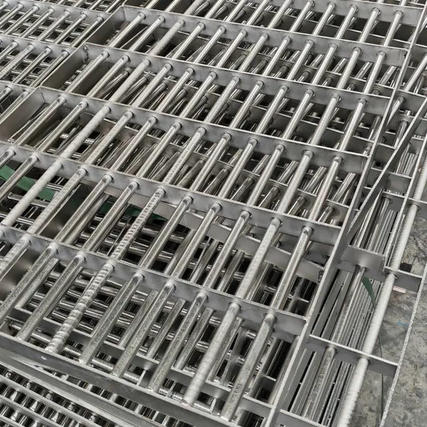 Steel Bar Grating for Pedestrian Safety With Anti-Slip Teeth Surface photo-4
