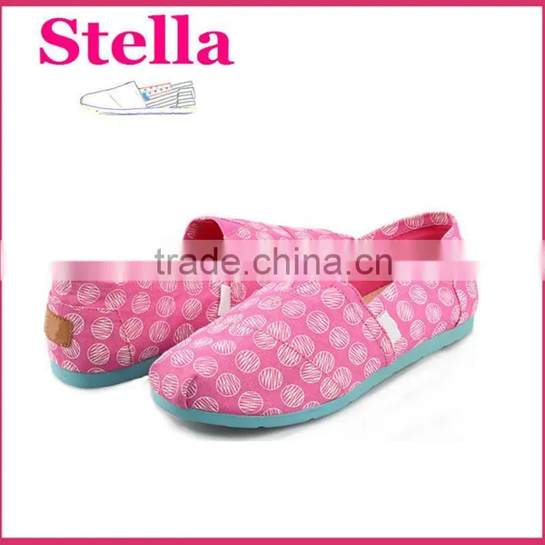 Comfort and Breathable Sneaker Slip on Rubber Sole Lady Canvas Shoes