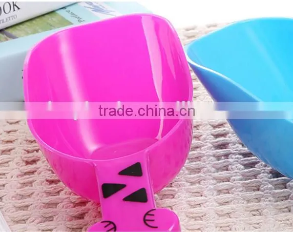 Lovely Plastic Little Pet Shovel for Cat and Dog photo-6