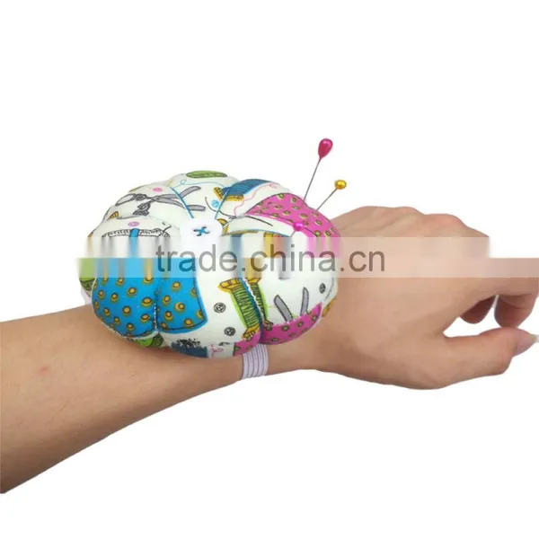 D&D Pumpkin Fabric Needles Pin Cushion Sewing With Elastic Wrist Belt photo-4