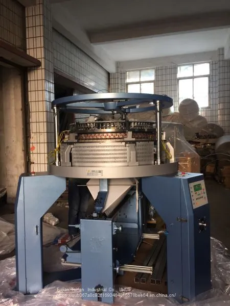 Single Knit Computerized Jacquard Circular Knitting Machine photo-3