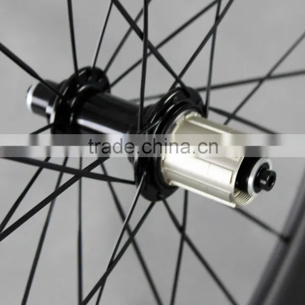 Carbon Clincher Wheelset Road Bicycle Wheel Racing Wheelset 86c With New R13/Novatec Hub photo-3