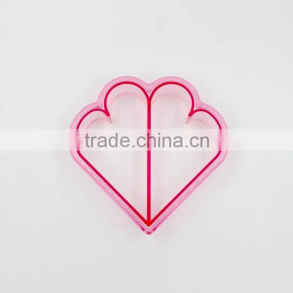 Plastic Leaf Sandwich Crust Cutter DIY Bread Mold photo-2