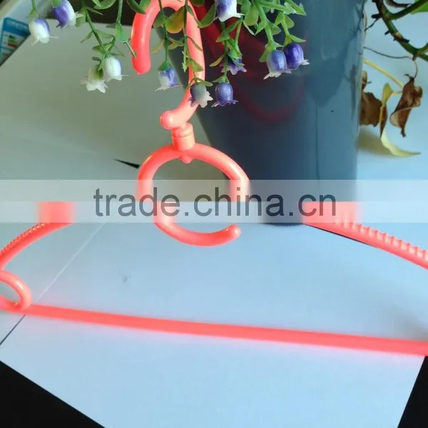 PH-114 Manufacturer Provide Plastic Clothes Hanger With Competitive Price photo-5