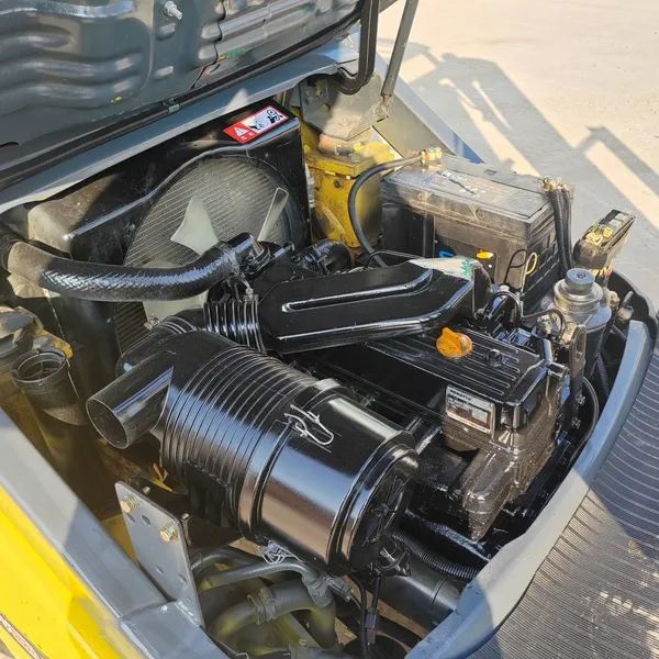 Sold Second-hand 3-ton Komatsu Imported Nissan Engine Cheap Original Forklift photo-5