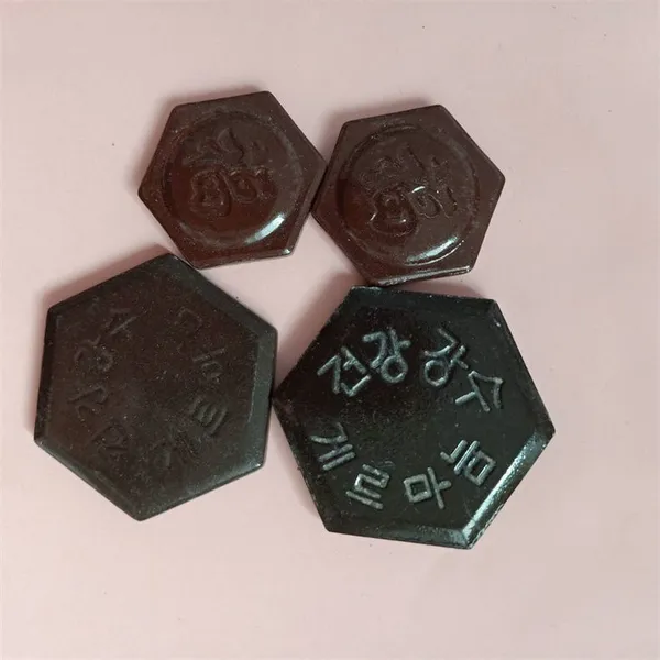 Glazed Round-shaped Tamarine Energy Pad for Back Support, Filled With Hexagonal Germanium Stone Chips