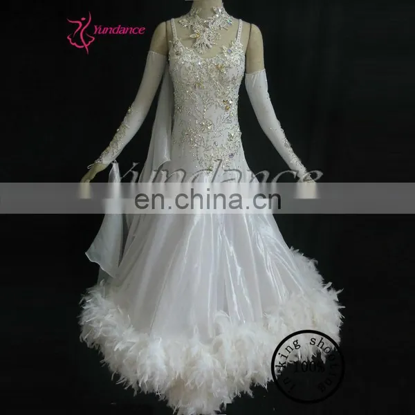 B-1059 White Ostrich Feathers Dance Wear Factory
