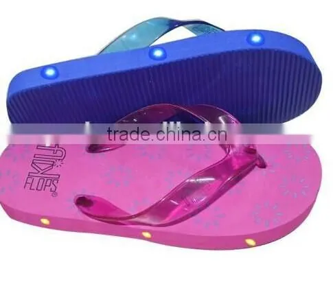 Hot Selling Colorful Comfortable Led Flashing Flip Flops photo-2