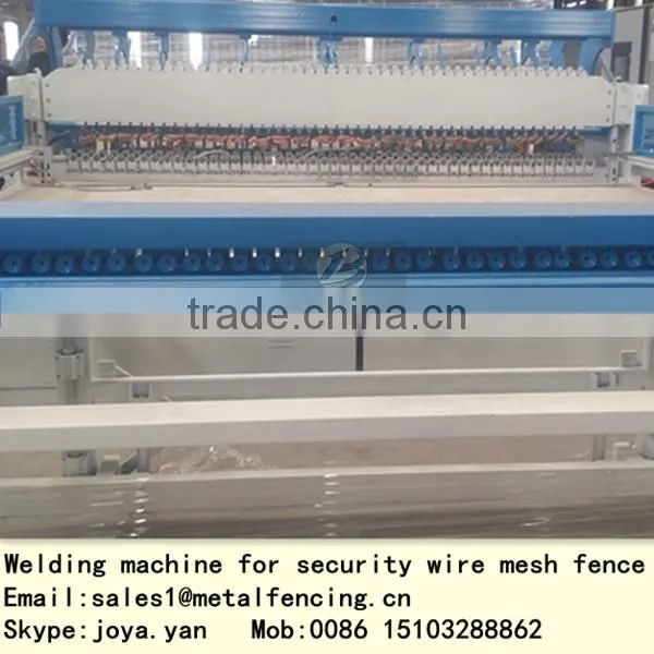 Hebei Supplier 2.5m Width Guard Fence Facility Flat Fence Panels Producing Equipment 2.5mm~5mm Metal Wire Mesh Welding Machine photo-4