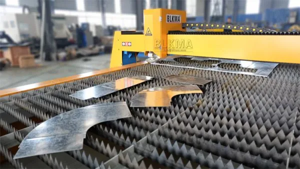 China Factory Blade Table Plasma CNC Metal Cutting Machine photo-5