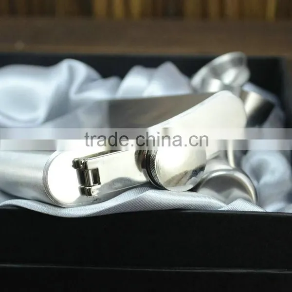 Small Cup Emboosed Mini Hip Falsk photo-6